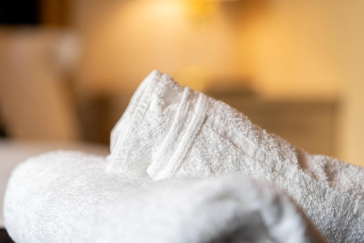 Caliber Stays Birmingham Bliss - Medusa Suite Apartments - Central 2-Bed Retreat - City Attractions, Sleeps 4, Free Netflix, Nearby Parking & Close Proximity - Bullring, Grand Central, The Cube - 5 Minutes Walk エクステリア 写真